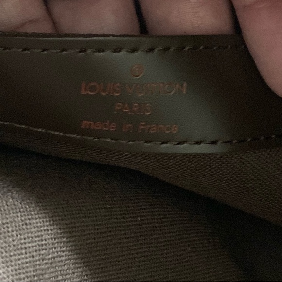 SOLD! Authentic Louis Vuitton
Damier Ebene Naviglio Messenger - Picture 13 of 17